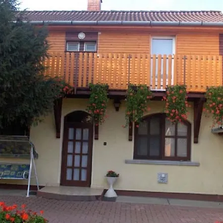 Sarkadi Apartman Hajduszoboszlo Exterior photo